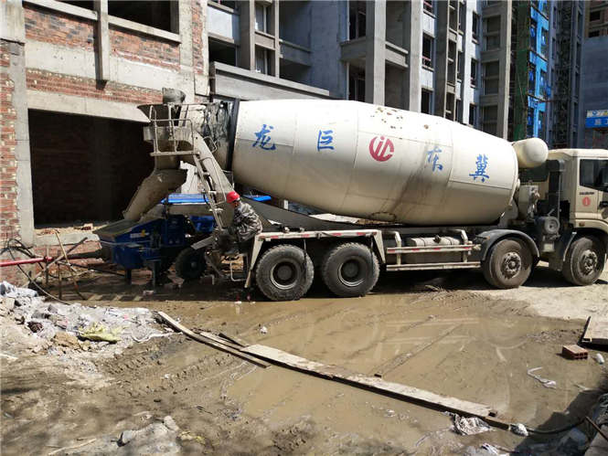 小型細(xì)石混凝土泵車(chē)合作淮安農(nóng)墾建設(shè)灌云縣消防指揮中心業(yè)務(wù)樓項(xiàng)目